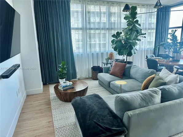 3301 NE 1st Ave APT H2215, Miami, FL 33137