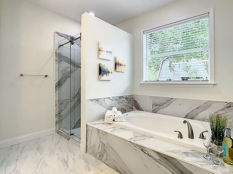 7302 Alvina St — Photo 10