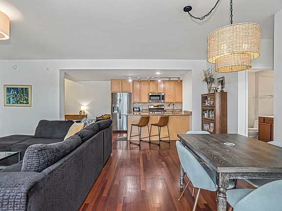 4th image of 2158 W Grand Ave Unit 508