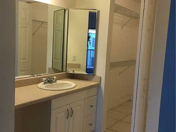 4th image of 1250 NE 125th St APT 414-C