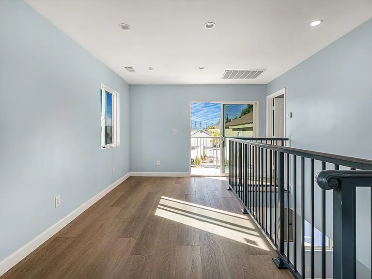 510 Neva Pl — Photo 16