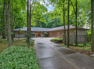 W197N16467 Hawthorn Cir, Jackson, WI