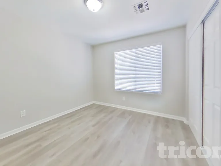 13409 N 127th Dr — Photo 10