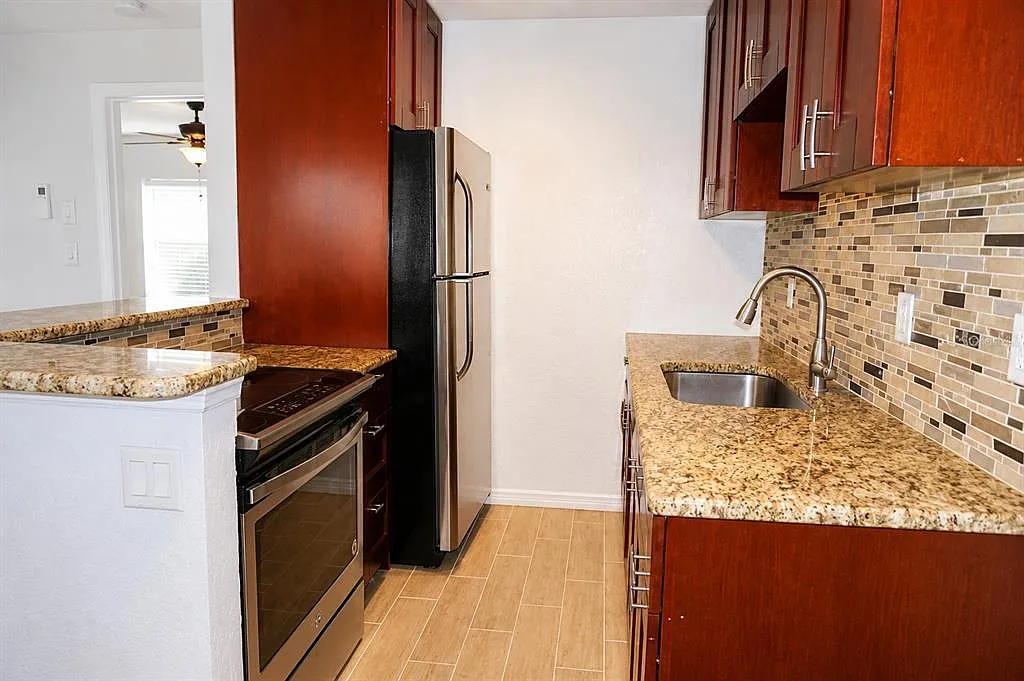 1 bed, 1.0 bath, 500 sqft, $1,800 — Photo 4