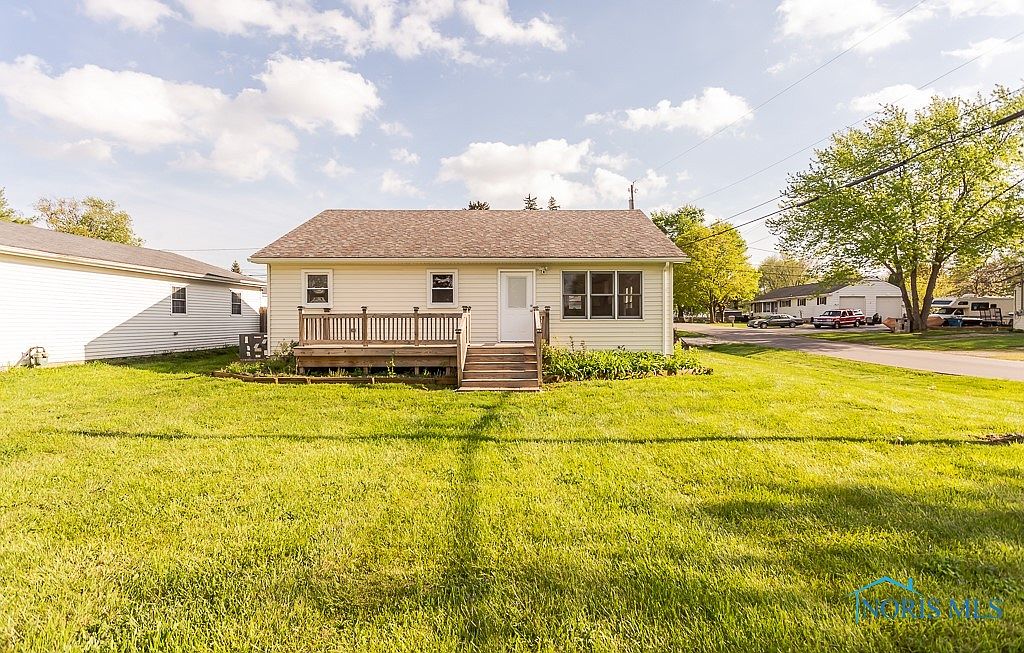 2704 Portland St, Oregon, OH 43616 MLS 6101454 Zillow