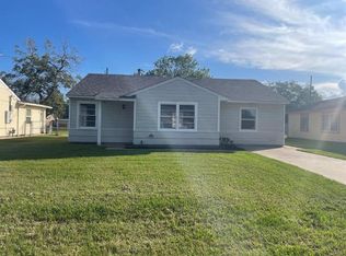 1232 Chevy Chase Dr, Angleton, TX 77515