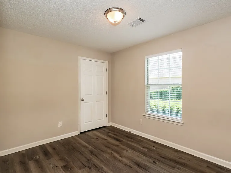 1310 Waterton Trl — Photo 12