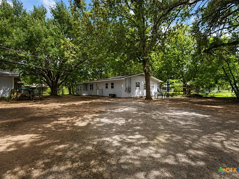 761 Whippoorwill Dr #B — Photo 1