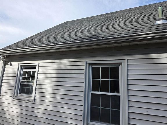 3rd image of 39 Potter Hill Rd