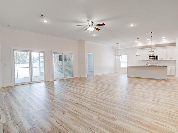 3rd image of 1756 Thomas St