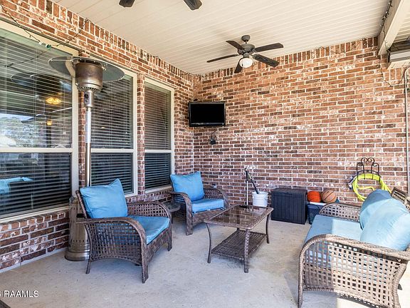 4th image of 127 Terrace Oak Ln