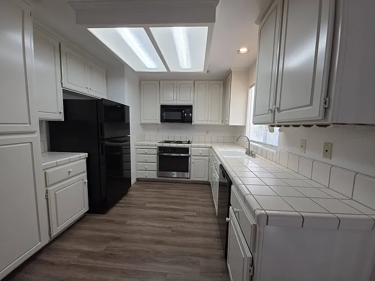 819 Black Walnut Way — Photo 5