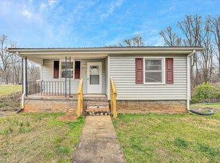 1669 Roundabout Rd, Martinsville, VA 24112
