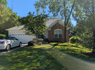 606 Magnolia Ln, Chagrin Falls, OH 44023