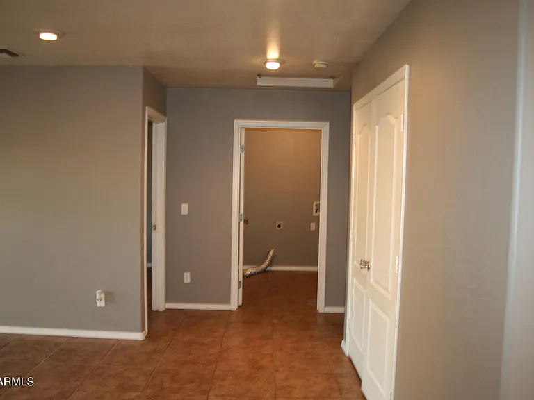 11207 W Hopi St — Photo 11