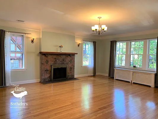 Rented by Daniel Gale Sotheby's International Realty | media 4