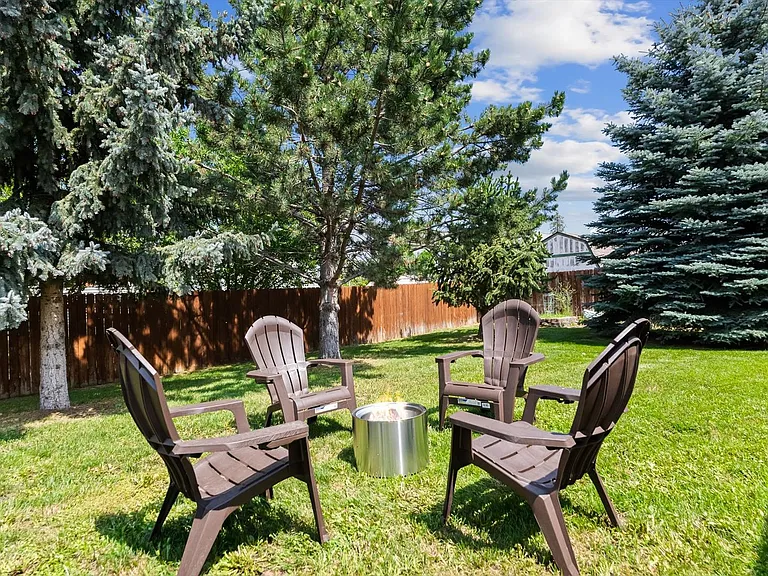 11 Karen Rd — Photo 11