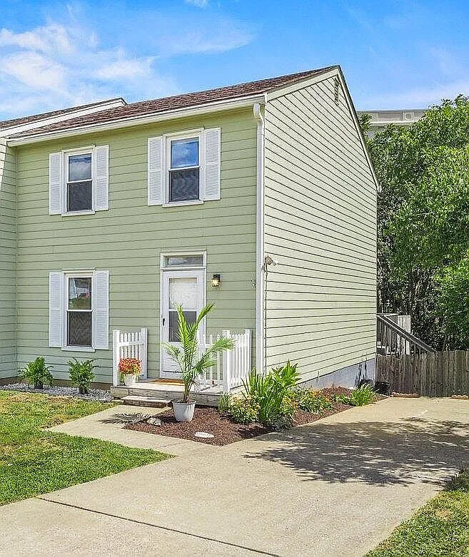3 bed, 1920 sqft, $1,935 — Photo 1
