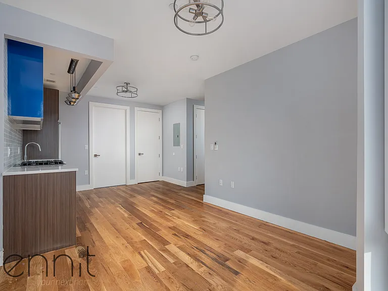 56 Ainslie St #2R — Photo 3