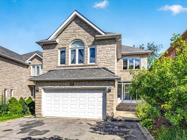 96 Townsgate Dr, Vaughan, ON L4J 8A4
