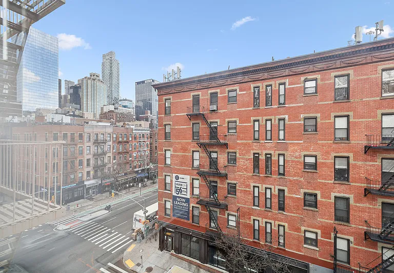 401 W 56th St #5F — Photo 8