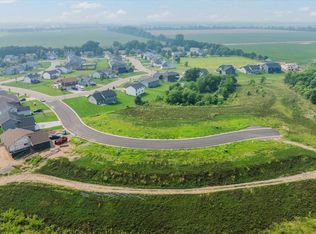 7993 Hunter Lake Dr, Clear Lake, MN 55319