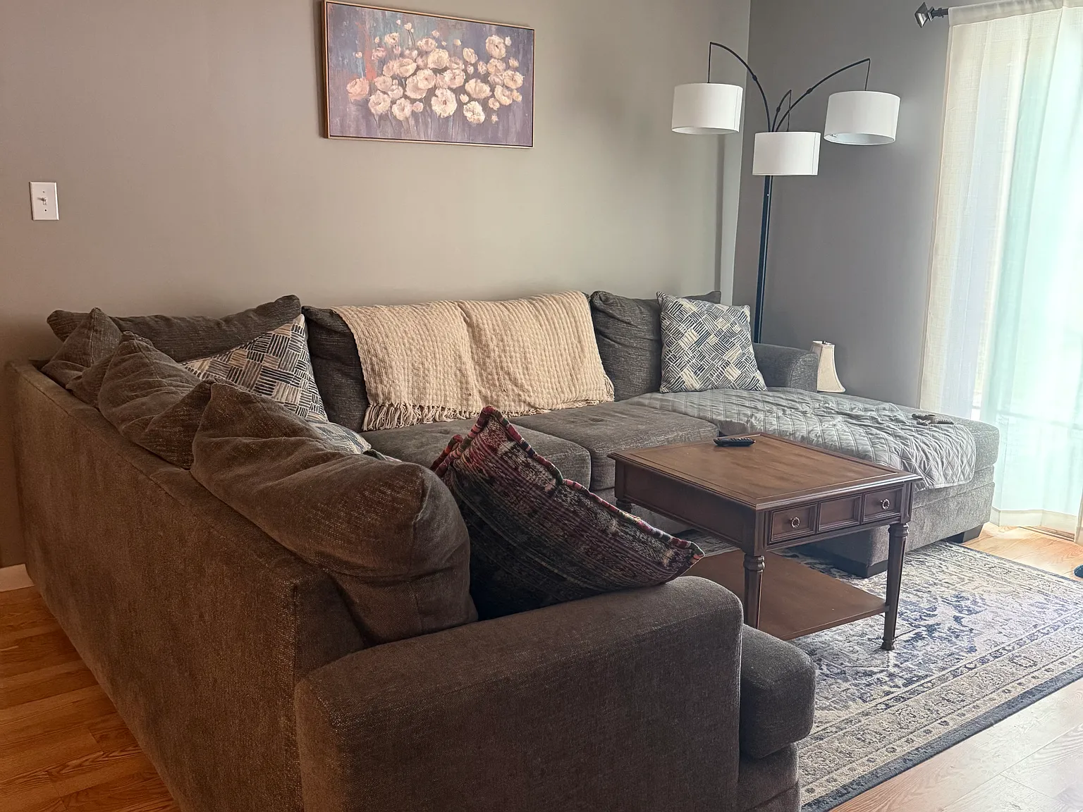 2 bed, 988 sqft, $1,500 — Photo 3