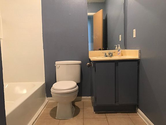 3rd image of 1412 Hickory Ave APT A