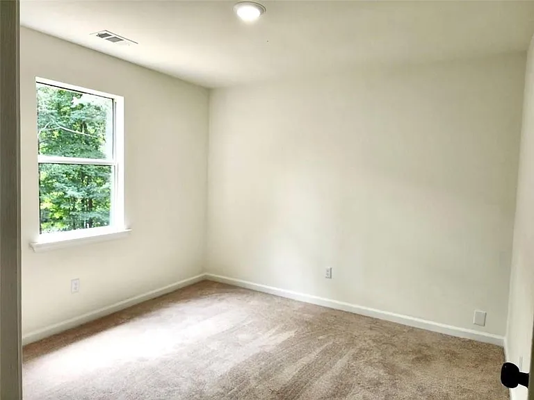 118 Jade Ln — Photo 16