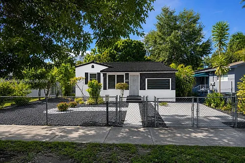 2750 SW 26th St #MAIN Photo 1 2750 SW 26th St #MAIN Photo 1