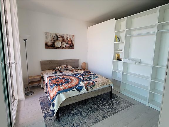 5th image of 253 NE 2nd St APT 3305