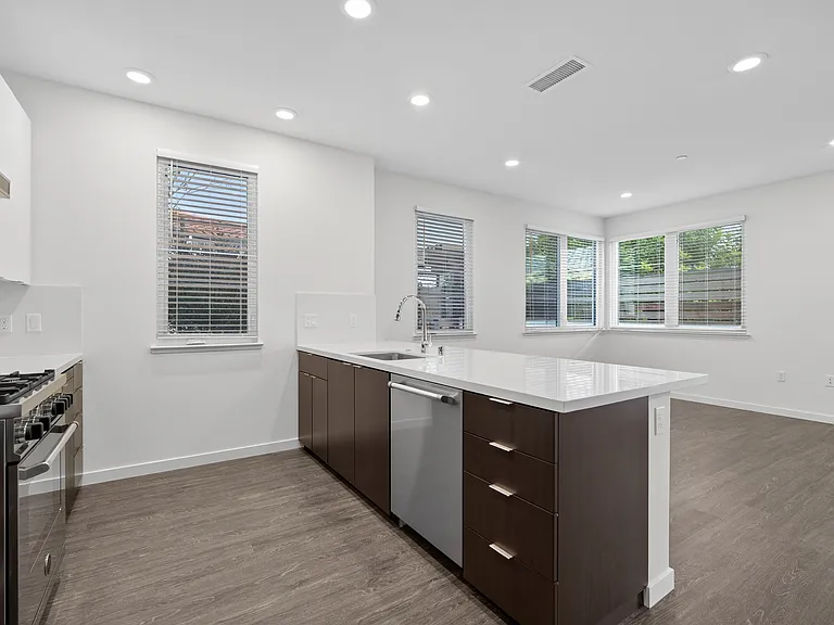 1850 El Camino Real #210 — Photo 10