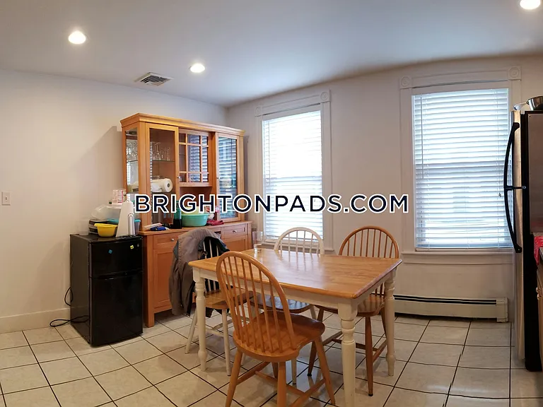 29 Brackett St #2 — Photo 7