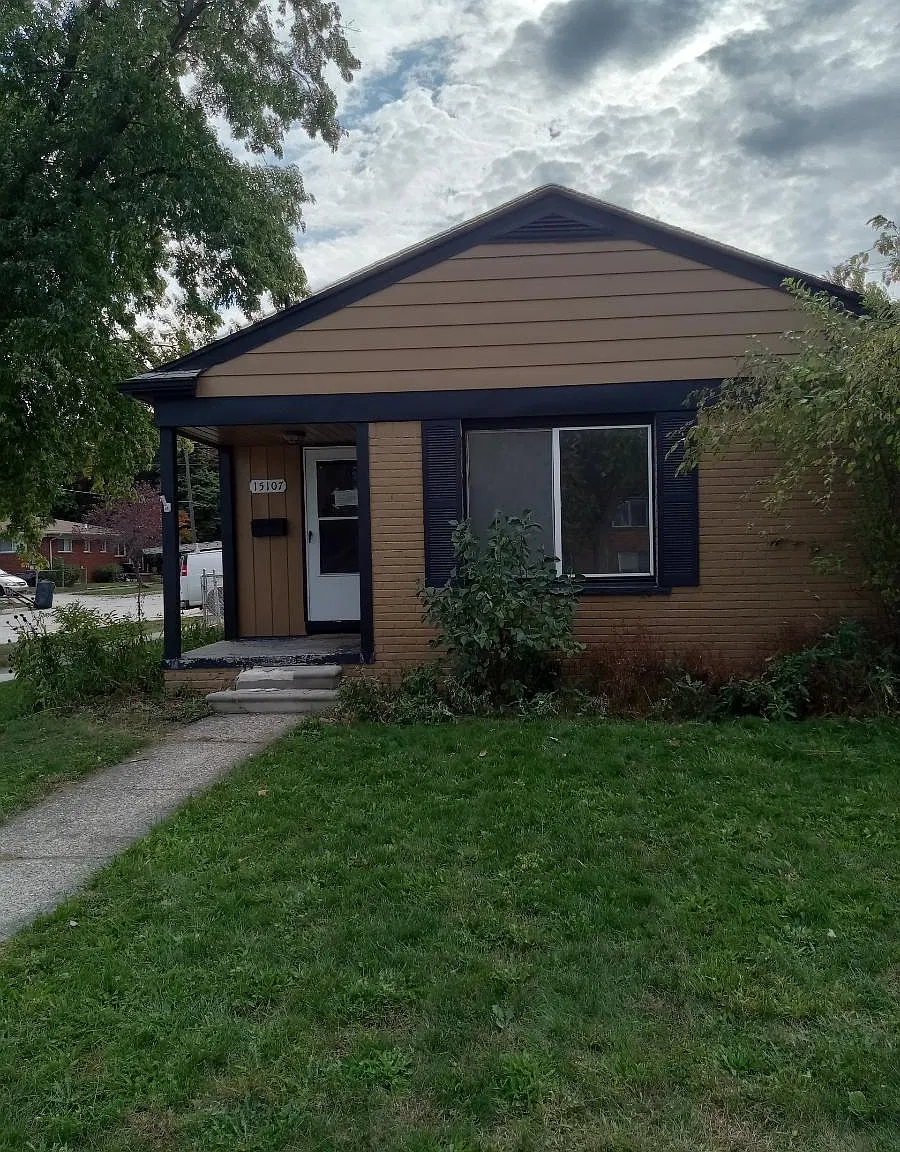 3 bed, 1350 sqft, $1,800 — Photo 1