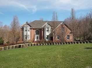 15 Hidden Pond Ln, Shelton, CT 06484