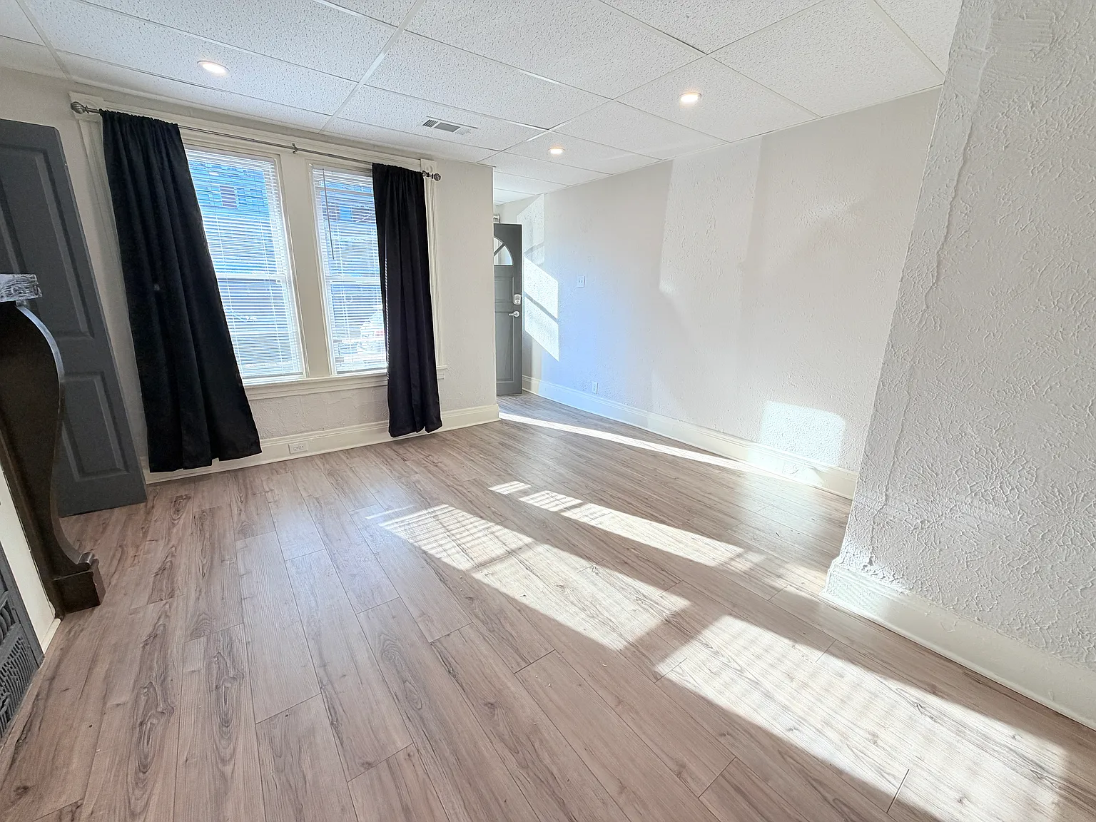 2 bed, 850 sqft, $1,300 — Photo 1