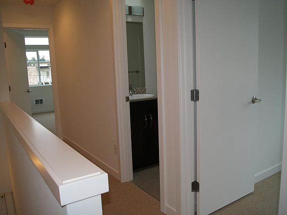 5th image of 32ND Avenue #12018C