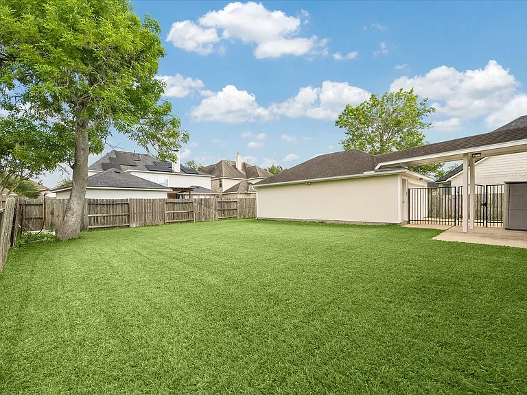 2614 Cezanne Cir — Photo 29