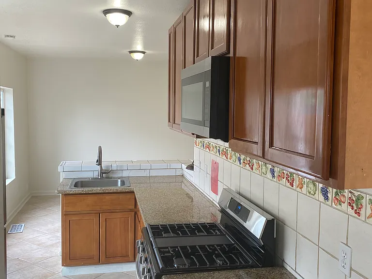 12 Highway Ave — Photo 11
