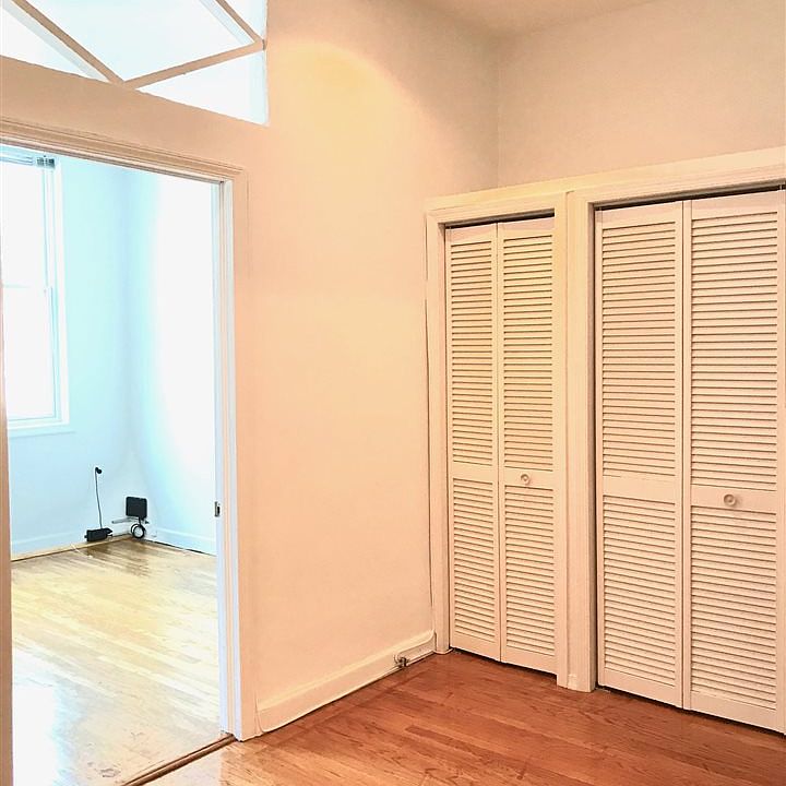 2nd image of 226 Garden St APT 1