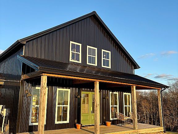 2nd image of 404 Franklin Rd