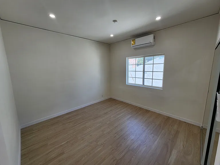 737 N Ridgewood Pl #1/2 — Photo 24