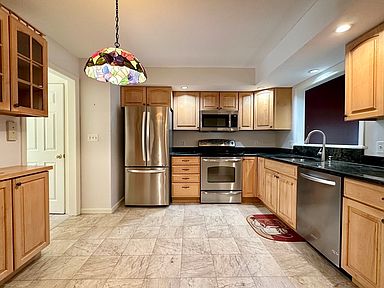 5-5 E Castle Hills Rd #5E, Agawam, MA 01001 | Zillow