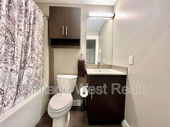 4th image of 925 Leon Ave #413