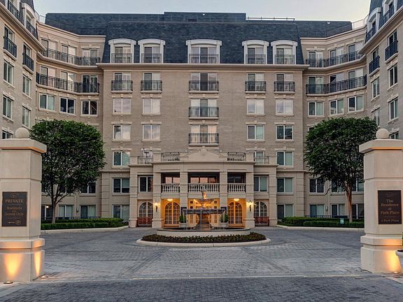 Front Fountain Courtyard Entrance