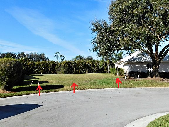 2nd image of 444 SW Fairway Vis