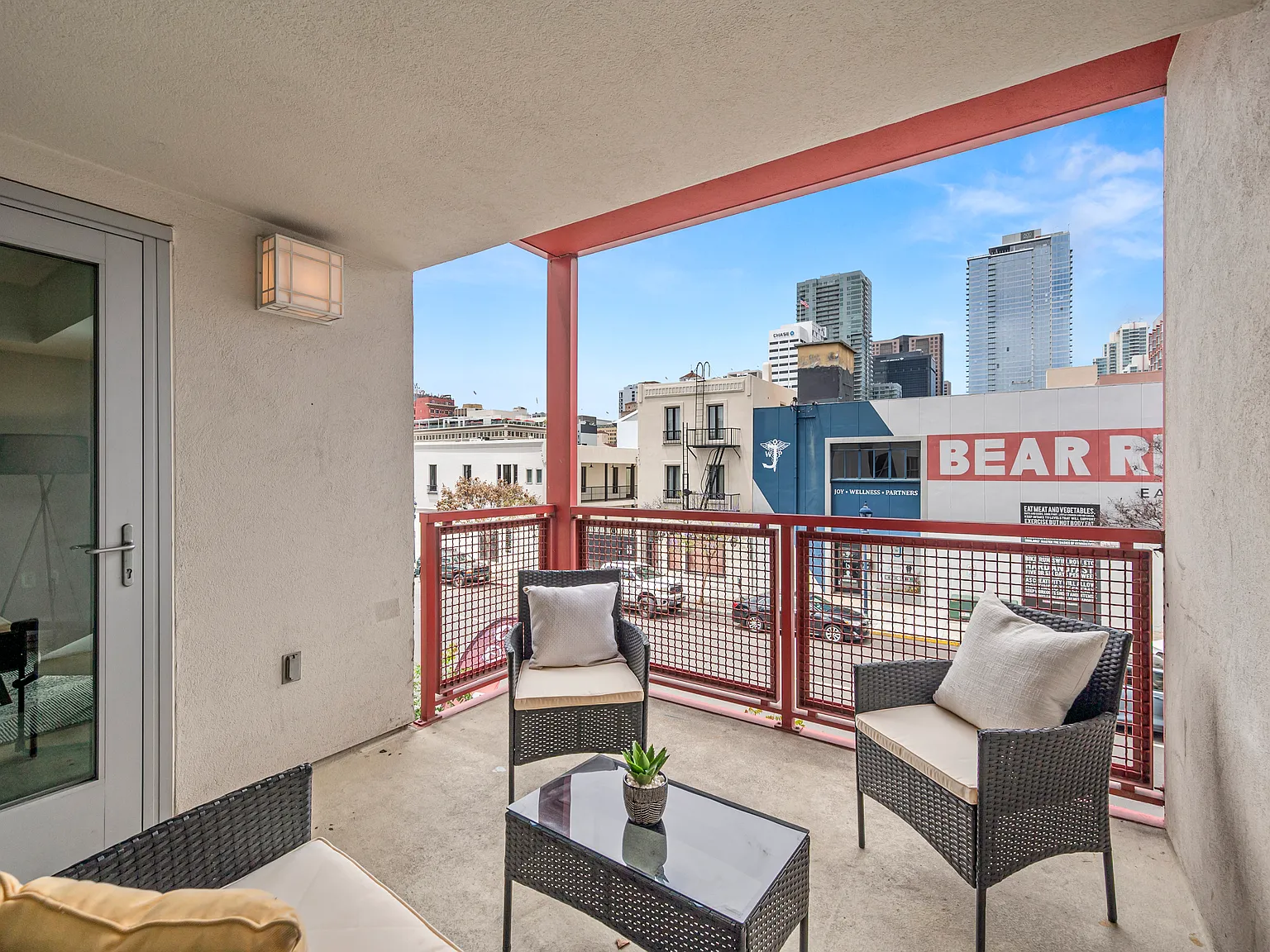 2 bed, 1018 sqft, $5,000 — Photo 2