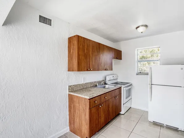 1285 NW 26th St #2, Miami, FL 33142