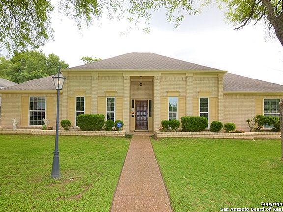2nd image of 3438 Foxbriar Ln