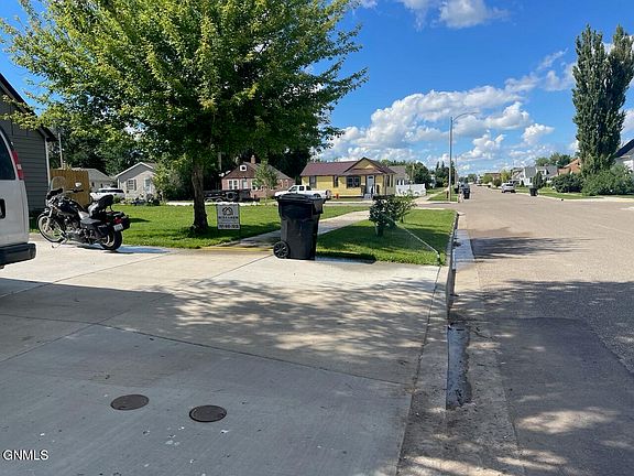 4th image of 717 & 721 4th Ave W